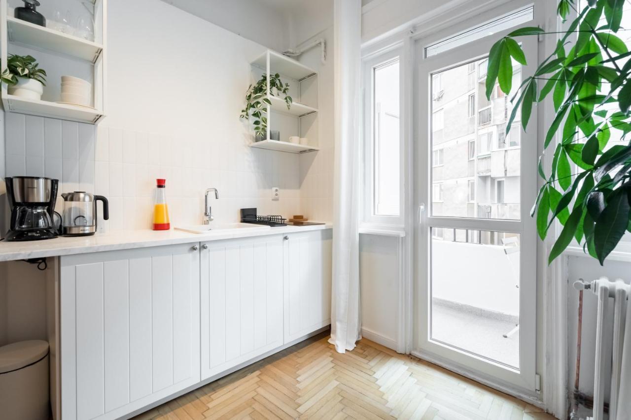 Cismigiu Serenity: 1Br Flat With Scenic Balcony Bucharest Exterior photo
