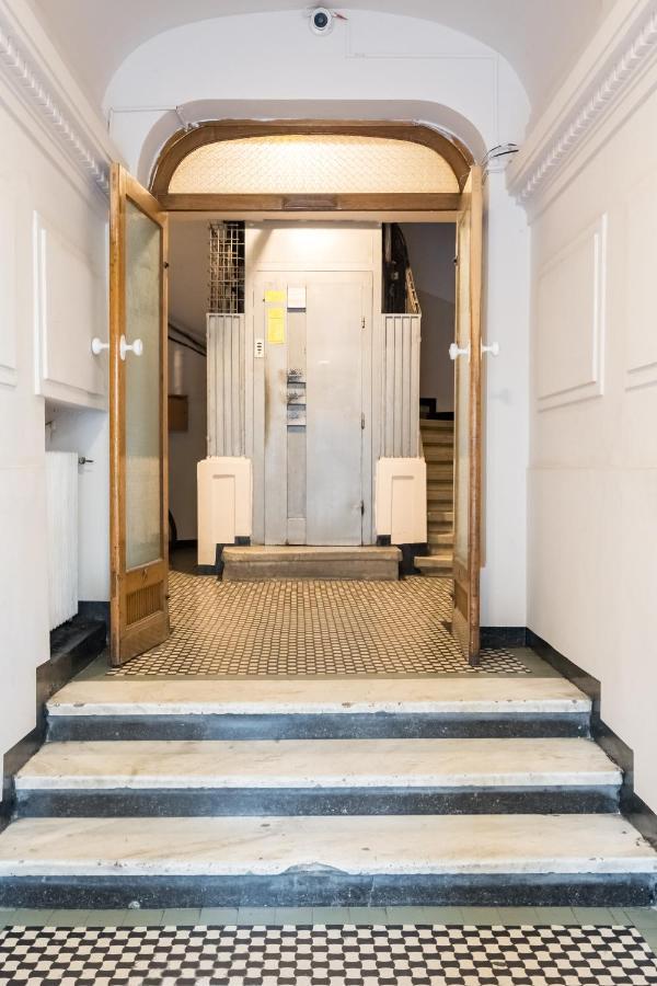 Cismigiu Serenity: 1Br Flat With Scenic Balcony Bucharest Exterior photo