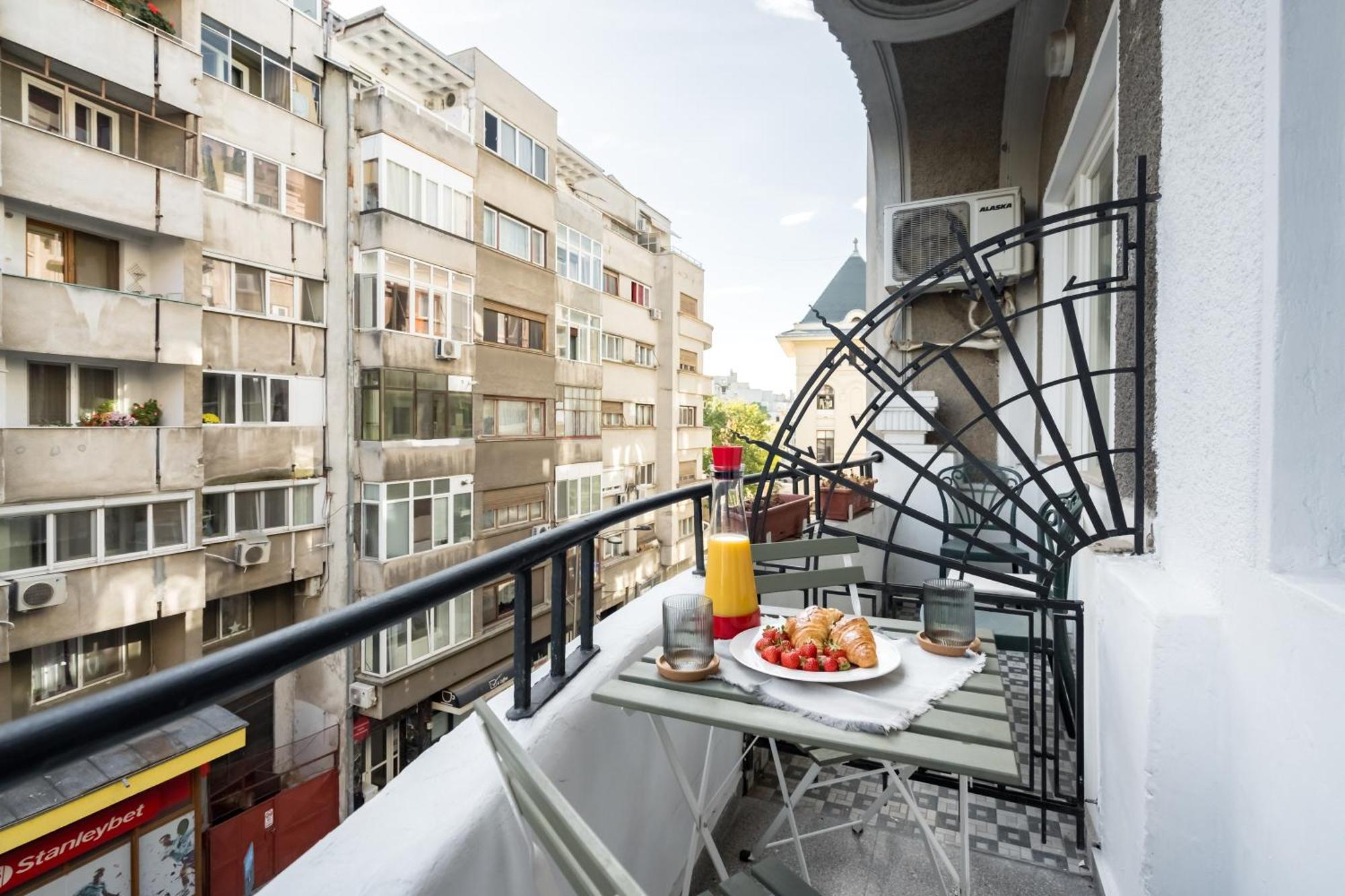 Cismigiu Serenity: 1Br Flat With Scenic Balcony Bucharest Exterior photo
